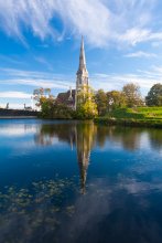 St. Alban's English Church / St. Alban's English Church
http://en.wikipedia.org/wiki/St._Alban's_Church,_Copenhagen