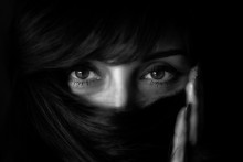 Black / ***