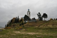 Village Church / ***