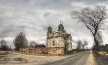 Trinity Church / ***