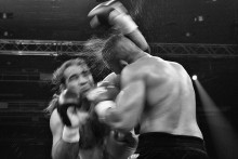 Punch. / ***