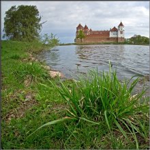 Landscape with the Mir Castle / ***