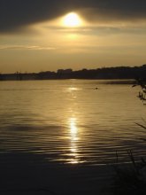 Black-and-yellow sunset / ***
