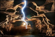 Fiery show underground "INNUENDO" ;^) / ***