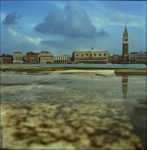 Photo I / ***