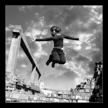 JUMP / ***