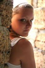 Glamour among the bricks) / ***