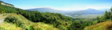The blue sea of mountains / ***
