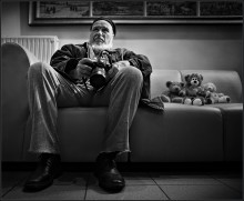 Old photographer ... / ***