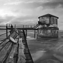 The Twelve Chairs. / ***