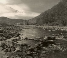 Karpaten-Flusses (bw) / ***