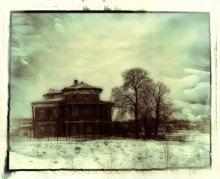 Mansion / ***