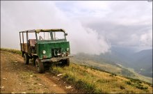 About berry pickers in the mountains / ***