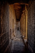 Tempel der Isis / ***