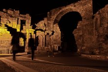Night at the ruins of the Empire / ...