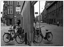 Parallel World / ***