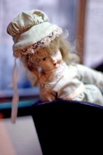 Doll / ***