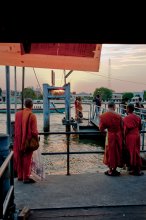 Monks / ***