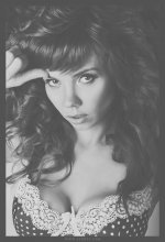Julia / http://320dpi.com/portfolio/studio/42.html