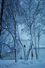 At first the snow .......... / ***