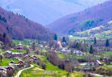 Spring in the Carpathian village / *****