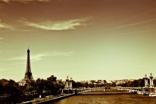 Paris and the Seine / *****