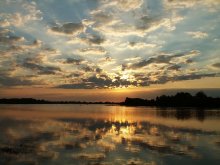 Dawn over the river Sog / ***