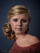 Girl with a picture .. / ***