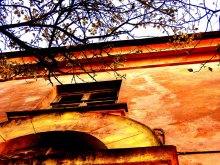 abandoned house. / ***