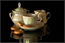 By tea .... / ***