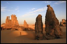 The shadow on the sand .... / ***