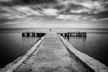 The old pier / .....