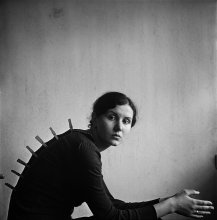 Katia (portrait with "comb") / .......