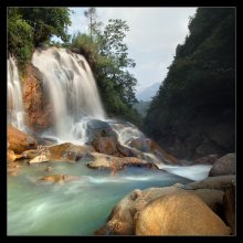 Cat Cat Falls / ***