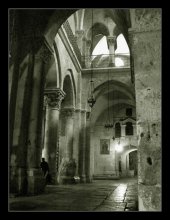 arches of the ancient temple / ***