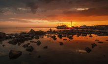 In the dying rays of the sunset / ***