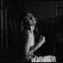 The artist is always alone - if it is an artist. / ***