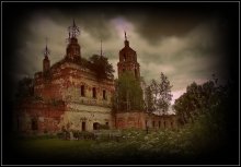 Church of the Epiphany in the churchyard Kozma and Demian / ***