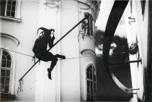 of the dancers on the rope / ***