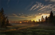 The first rays of dawn / --- --- ---