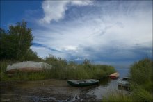 Landscape with boats / ***