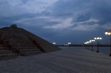 about dusk on the waterfront / ***