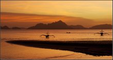 Sunset in El Nido / ***