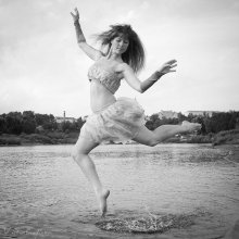 Dance / ***