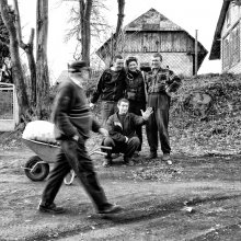 Nepostanovochny-staged) / ***