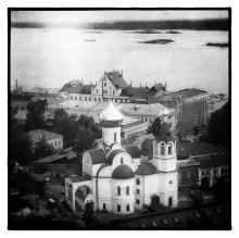 Over the roofs / ***