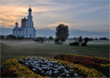 Cathedral / ***