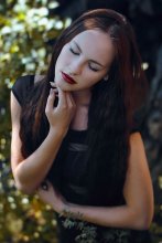  / ***