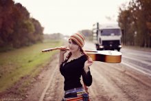 Mädchen mit Gitarre / ***