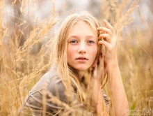 Autumn portrait in pastel tones .... / ***